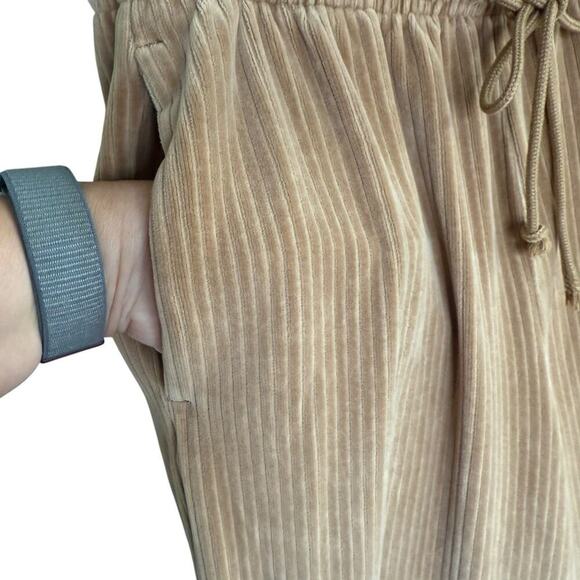 Nike Track Suit Women's Velour Beige Sz Small Athleisure Activewear Blokecore - Picture 10 of 16